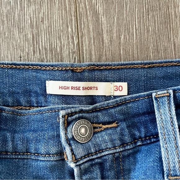 Levi's High Rise Shorts - Size 30 - Denim Casual Summer - Picture 2 of 7
